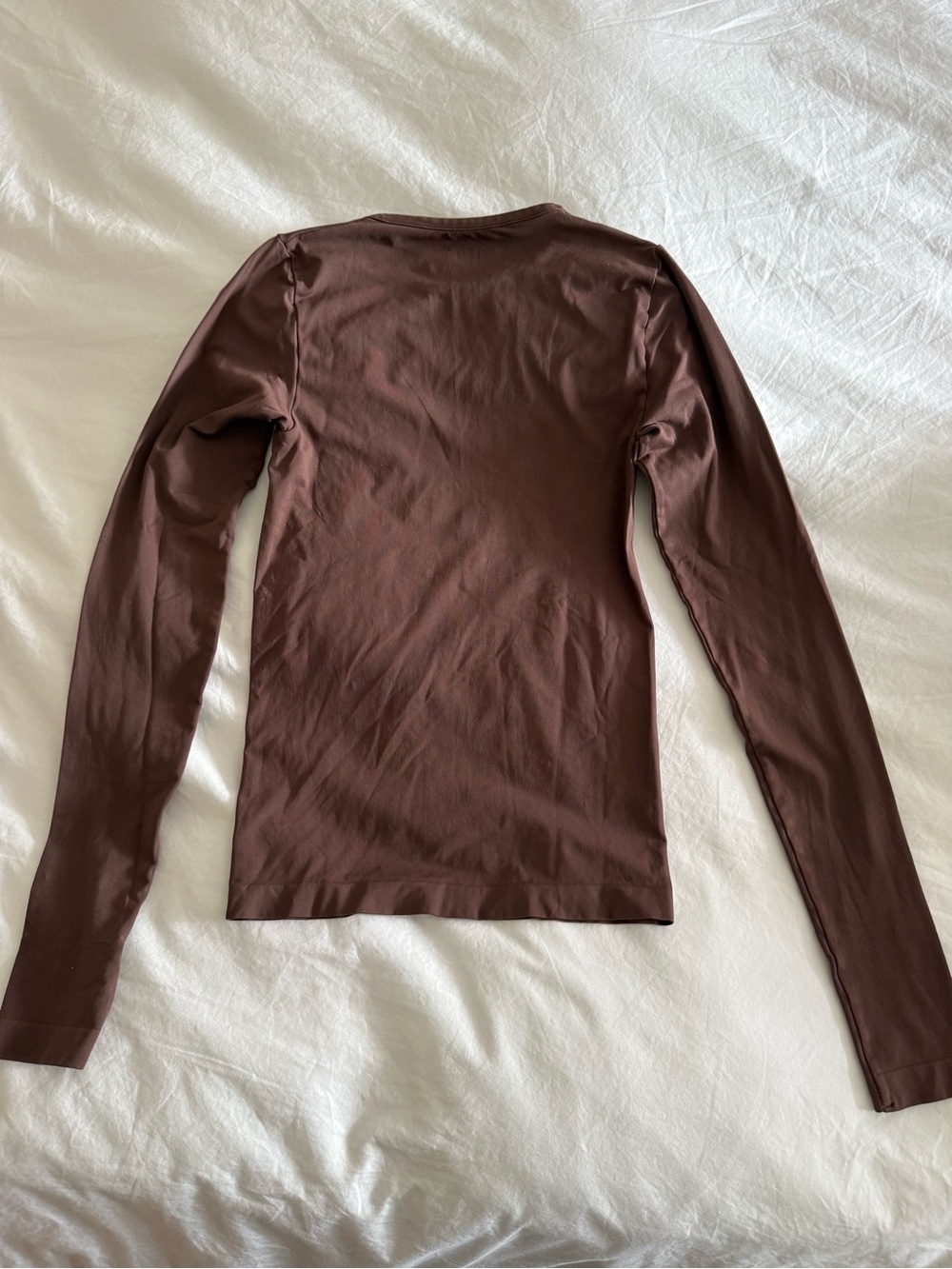 Skims Soft smoothing seamless long sleeve color cocoa - Picture 6 of 6